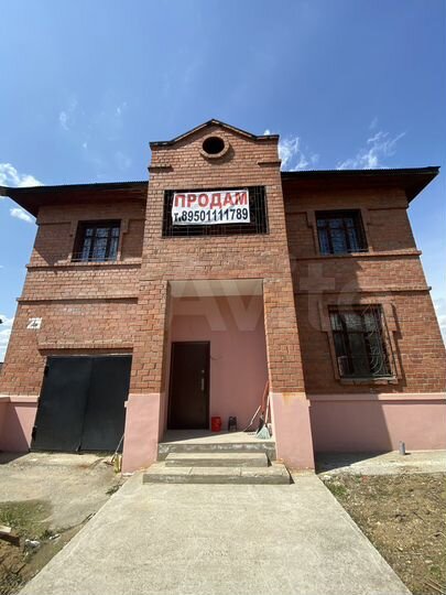 Дом 198 м² на участке 8 сот.