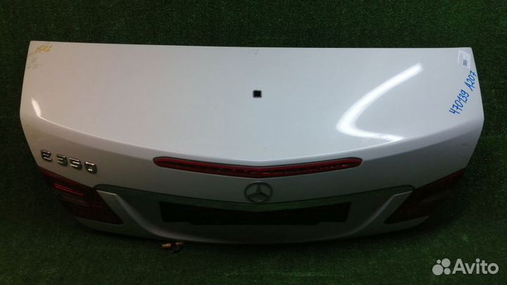 Крышка багажника Mercedes-Benz E-Class