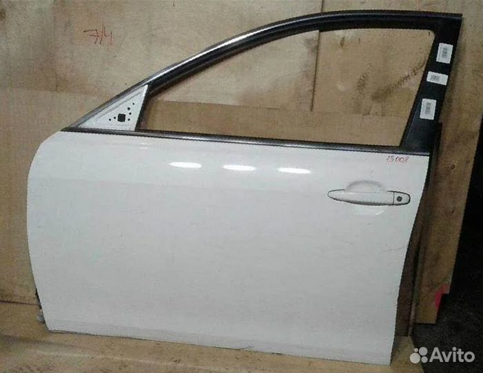 Дверь передняя левая Toyota Camry 40