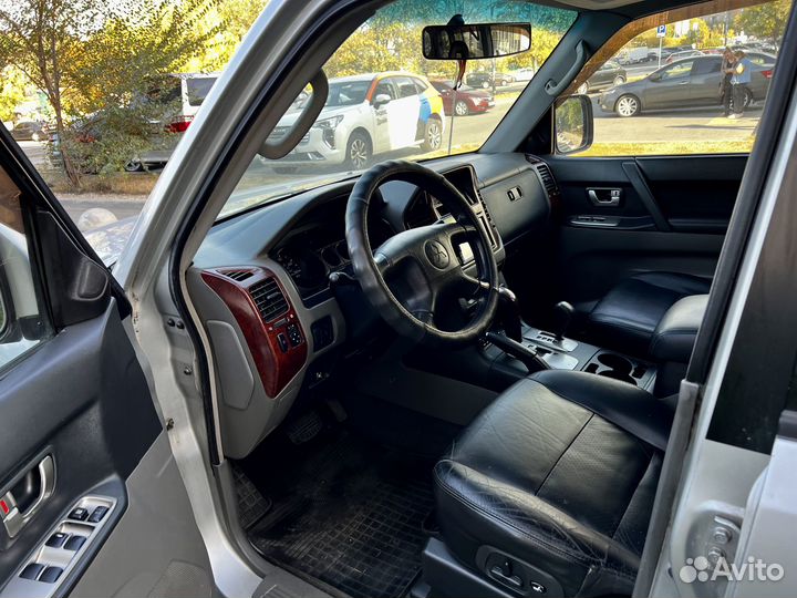 Mitsubishi Pajero 3.8 AT, 2003, 200 000 км