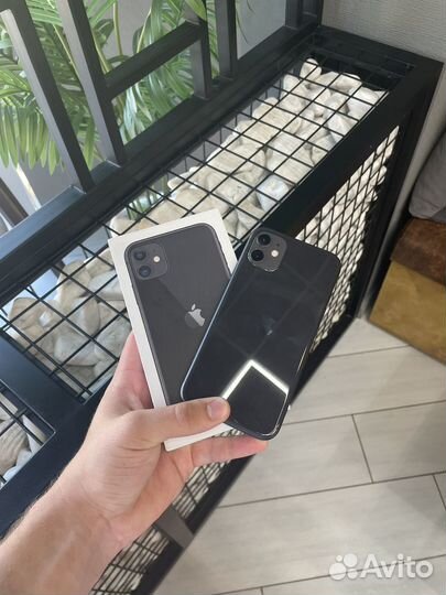 iPhone 11, 64 ГБ