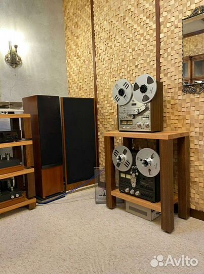 Стойка большая из массива для аппаратуры