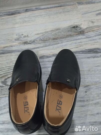 Ботинки для мальчика 32 размер новые