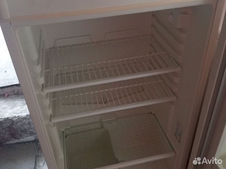 Холодильник бу стинол
