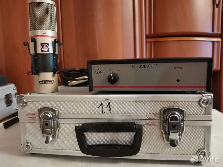 AKG SolidTube Ламповый микрофон, конденсаторный