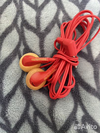 Проводные наушники