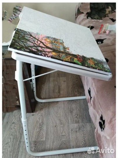 Столик подставной новый для ноутбука