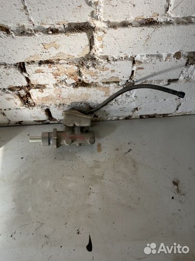 Главный тормозной цилиндр Citroen Xsara Picasso