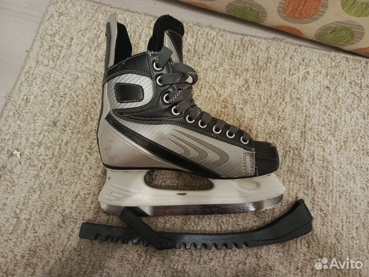 Коньки хоккейные