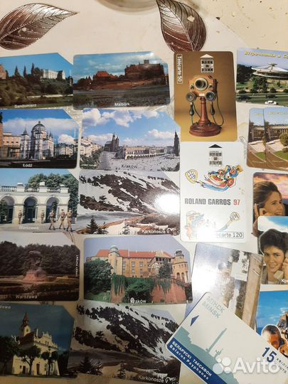 Телефонные карты 90-х разных стран в коллекцию