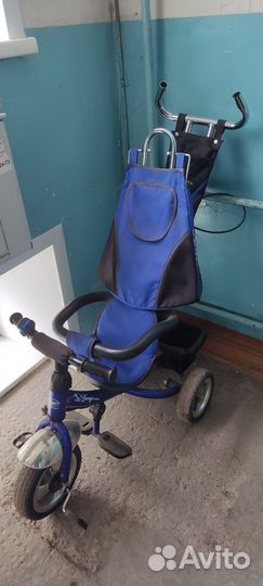 Велосипед трёхколёсный с ручкой