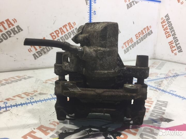 Форд C-Max Суппорт задний правый Прав