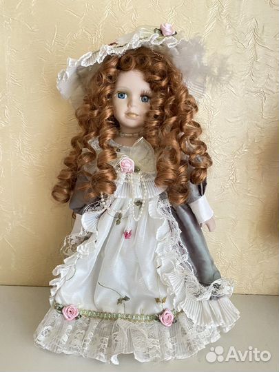 Кукла фарфоровая коллекционная