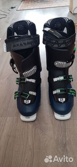 Горные лыжи и ботинки