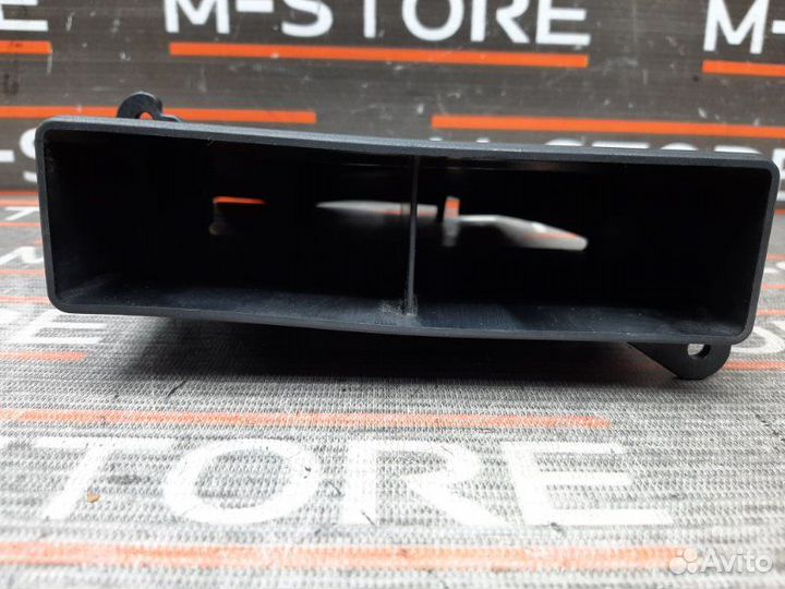 Воздухозаборник левый Audi A8 4E/D3 BPK 2005