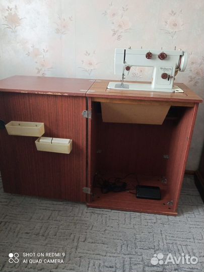 Швейная машина Чайка 143