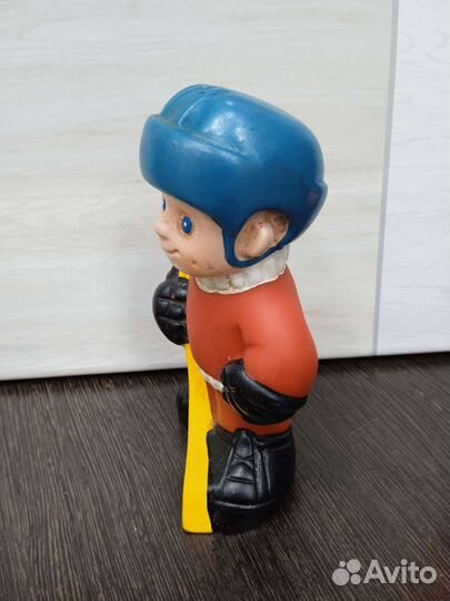 Игрушка хоккеист СССР (редкая)