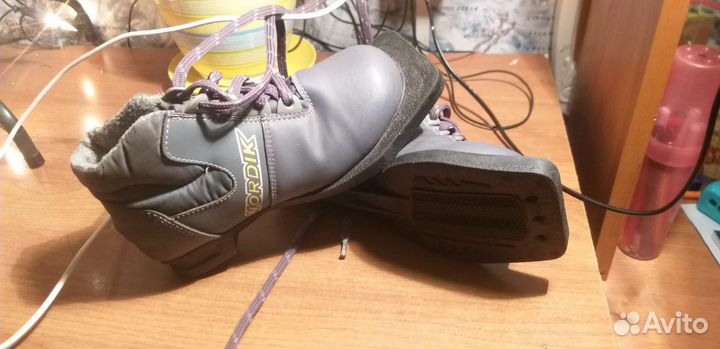 Лыжные ботинки