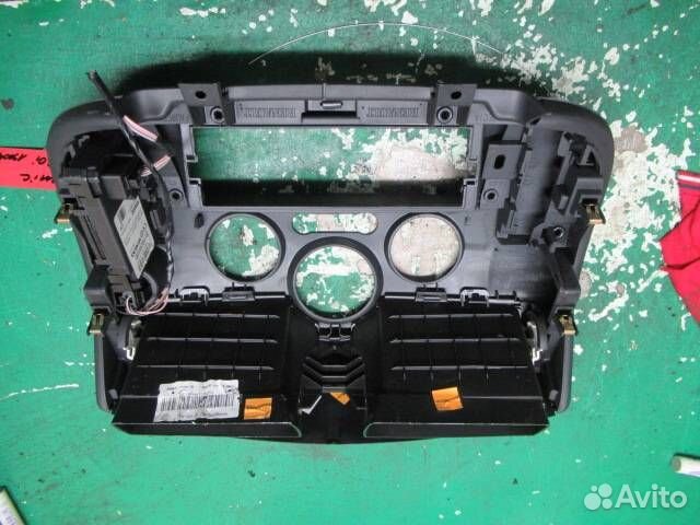 Рамка магнитолы Renault Scenic 2 2005 8200125077