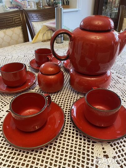 Красный чайный югославский сервис