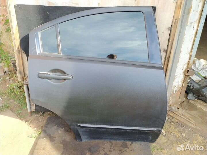 Задняя правая дверь mitsubishi galant 9