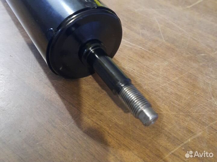 Амортизатор Discovery 1, Defender передний газовый