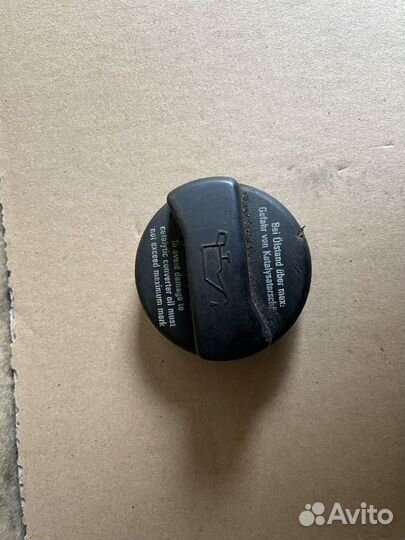 06B103485C VAG Крышка маслозаливной горловины