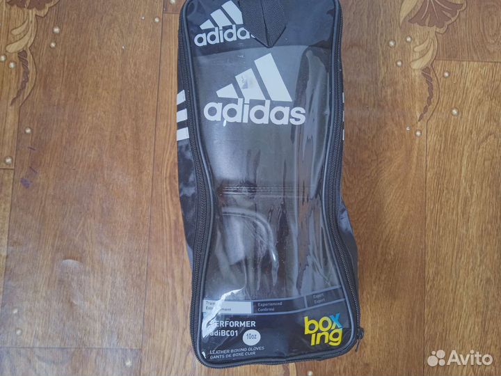 Боксёрские перчатки