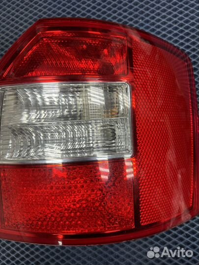 Фонарь задний правый Audi A4 B6 универсал