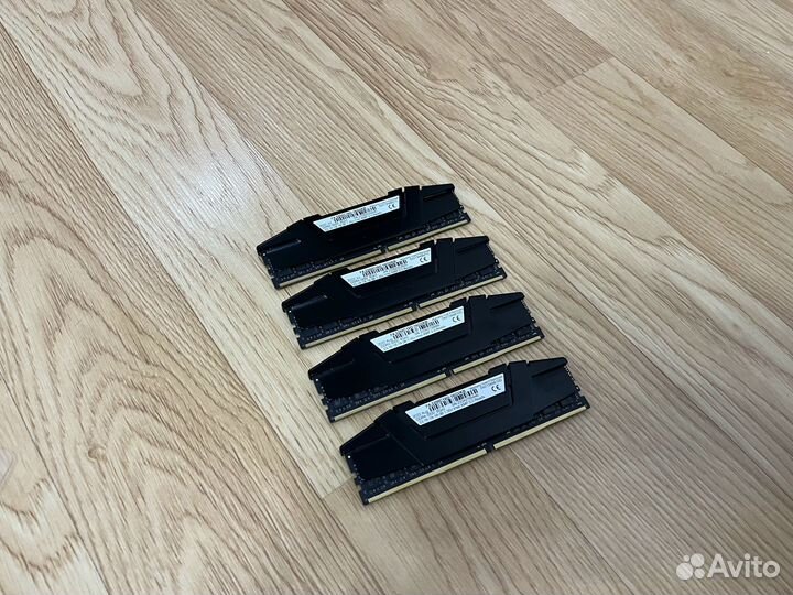 G.Skill Ripjaws V DDR4 32 GB (3200 MHz)