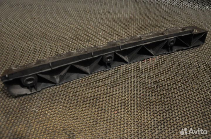 Крепление бампера заднее правое skoda fabia 5J2