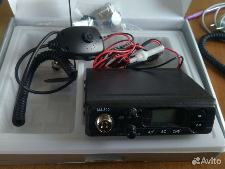 Автомобильная рация с антенной