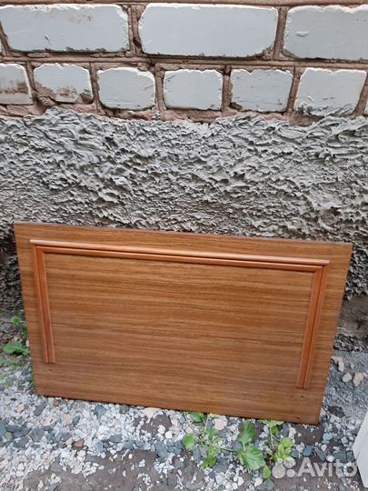 Кровать с прикроватными тумбочками