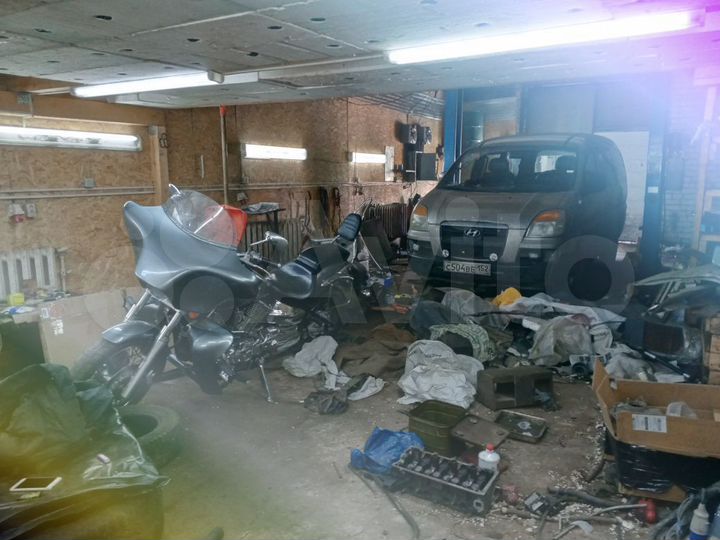 Гараж, > 30 м²