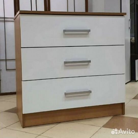 Адель Комод