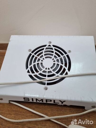 Маникюрная вытяжка