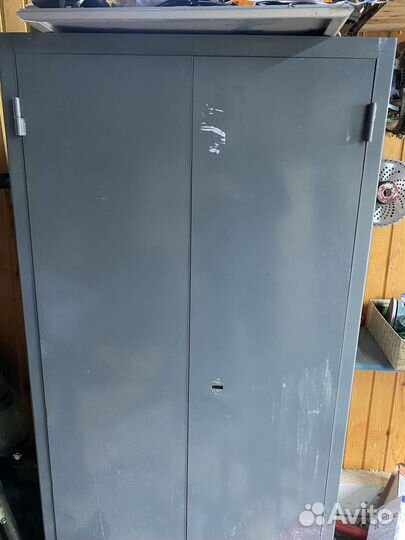 Сейф металлический