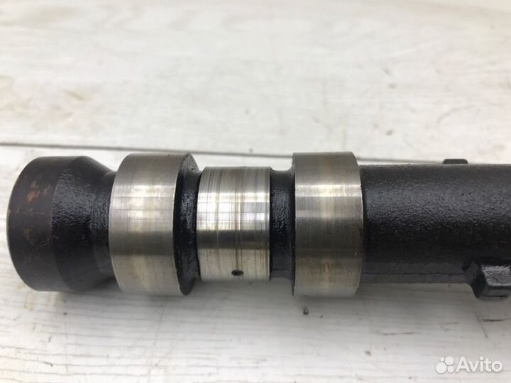 Распредвал выпускной правый Suzuki Grand Vitara 1