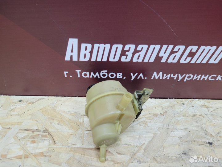 Бачок гидроусилителя руля Renault Logan