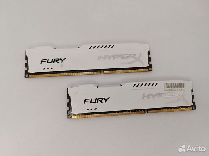 Озу Kingston DDR3 4Gb HyperX fury White 1866Mhz