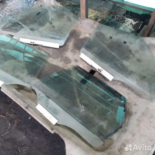 Стекло двери Опель Вектра Б универсал