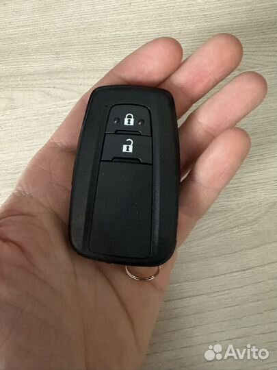 Чип ключ Toyota CH-R