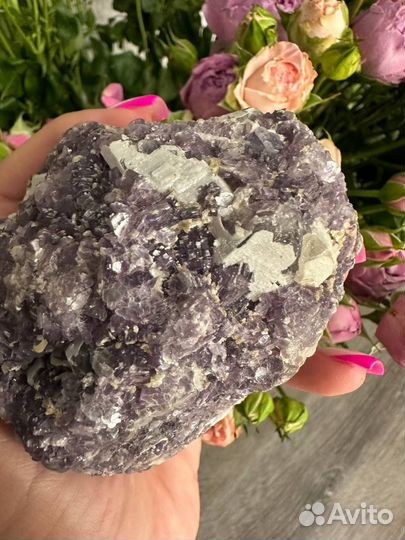 Лепидолит минерал