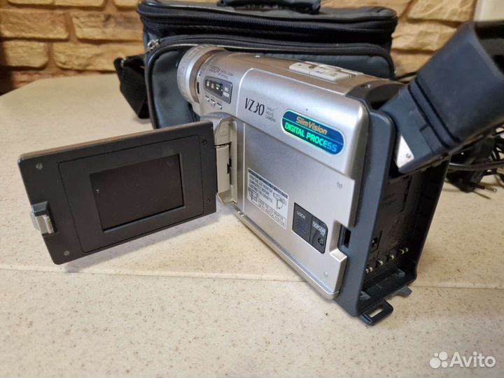 Видеокамера Panasonic NV-VZ30