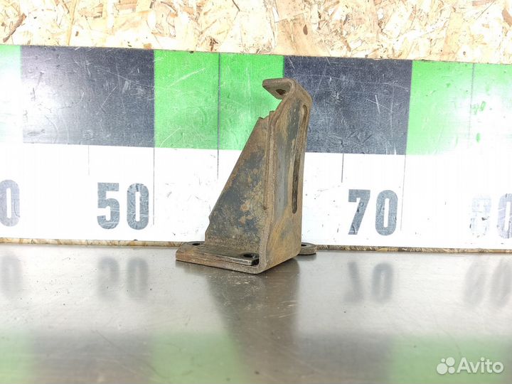 Кронштейн генератора Vaz 2110