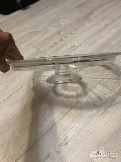 Тортница на ножке