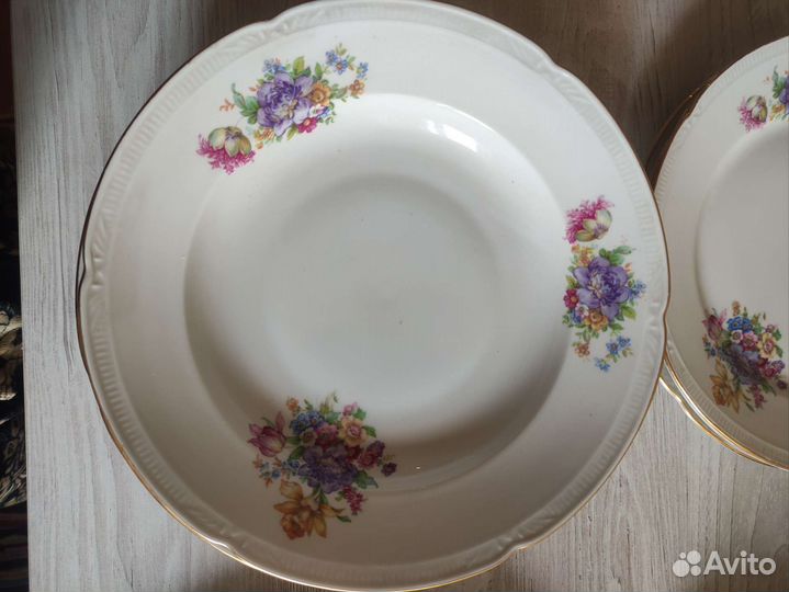 Часть столового сервиза Польша Мейсенский букет