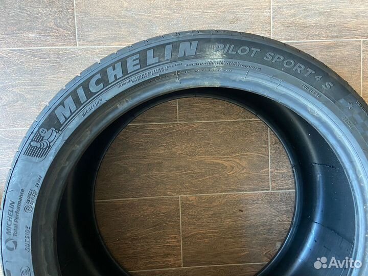 Michelin Pilot Sport 4 S 275/35 R22 107Y