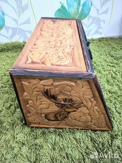 Хлебница резная