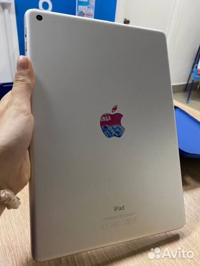iPad (5-го поколения) 128gb Wifi + Cellular